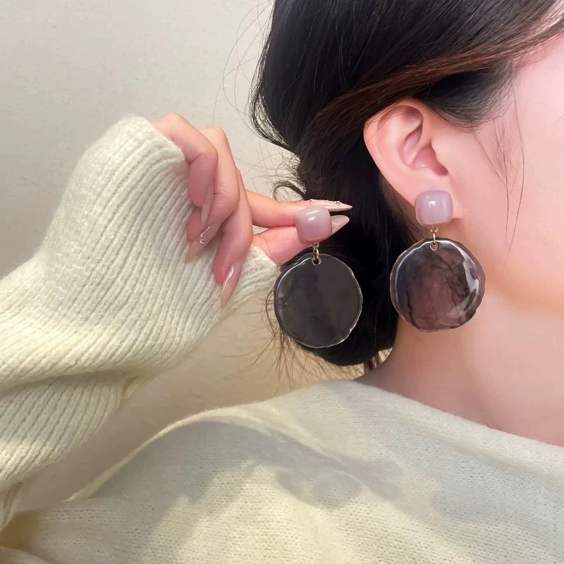 White matte blue ink-wash pattern round large earrings, modern retro Hong Kong-style acrylic earrings, no ear holes, ear clips