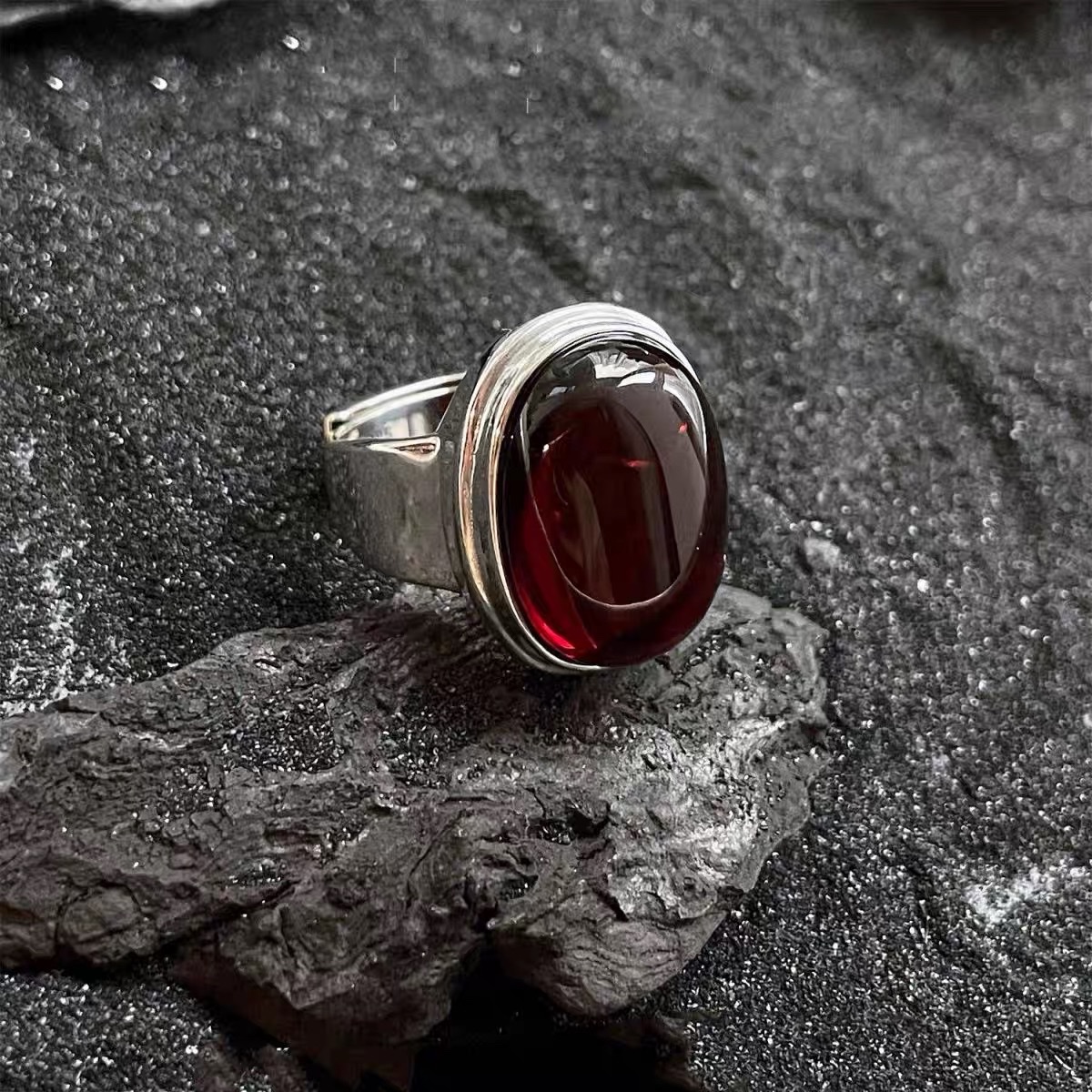 Pure silver blood amber egg face ring