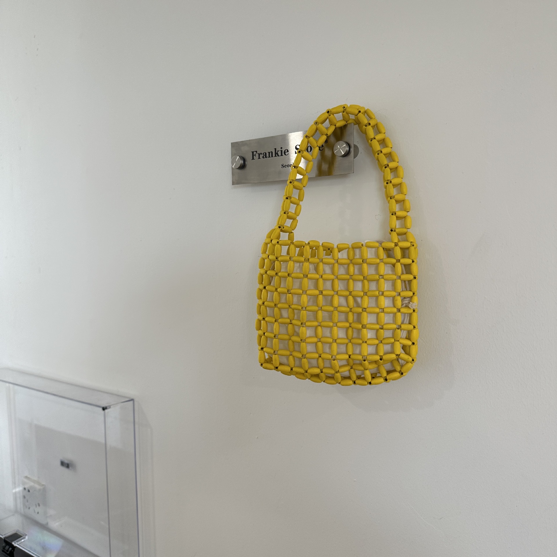 Korean niche handbags, handcrafted hollowed-out beaded small square bags, woven bags, fresh and casual vacation beach bags, trendy detail image 6
