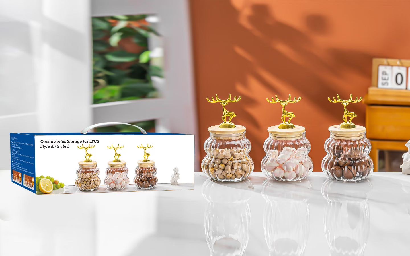 Foreign trade Deer Head Nordic glass sealed jar, golden vertical striped seasoning jar, kitchen storage jar, amber storage jar details Picture