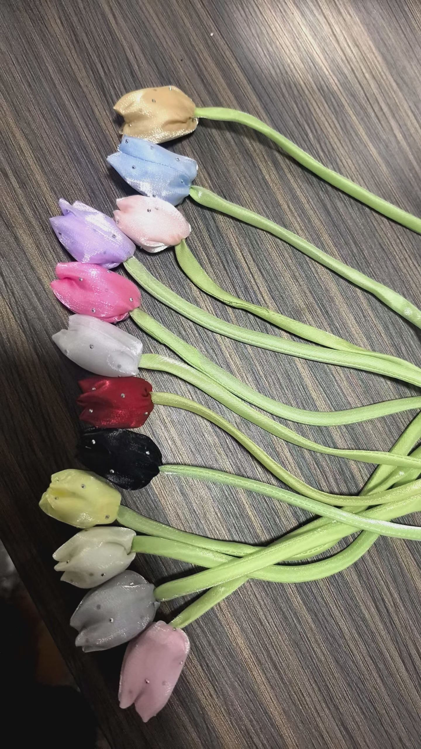 Handmade flower mesh yarn tulip flower knotted and sewn three-dimensional handmade flower filling cotton bud hair accessory Item Picture