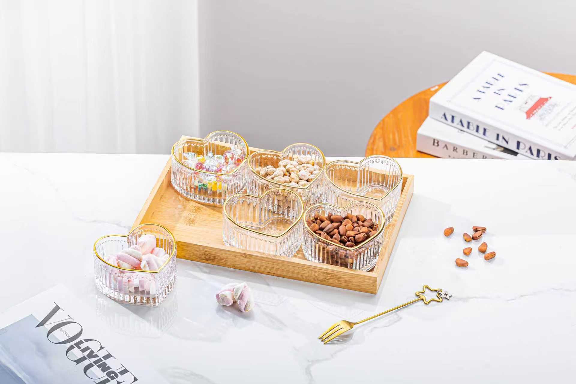 Cupid's Heart glass bowl with tray, high appearance level dessert bowl, multi-functional snack box, candy box, gift wholesale Application Scenario