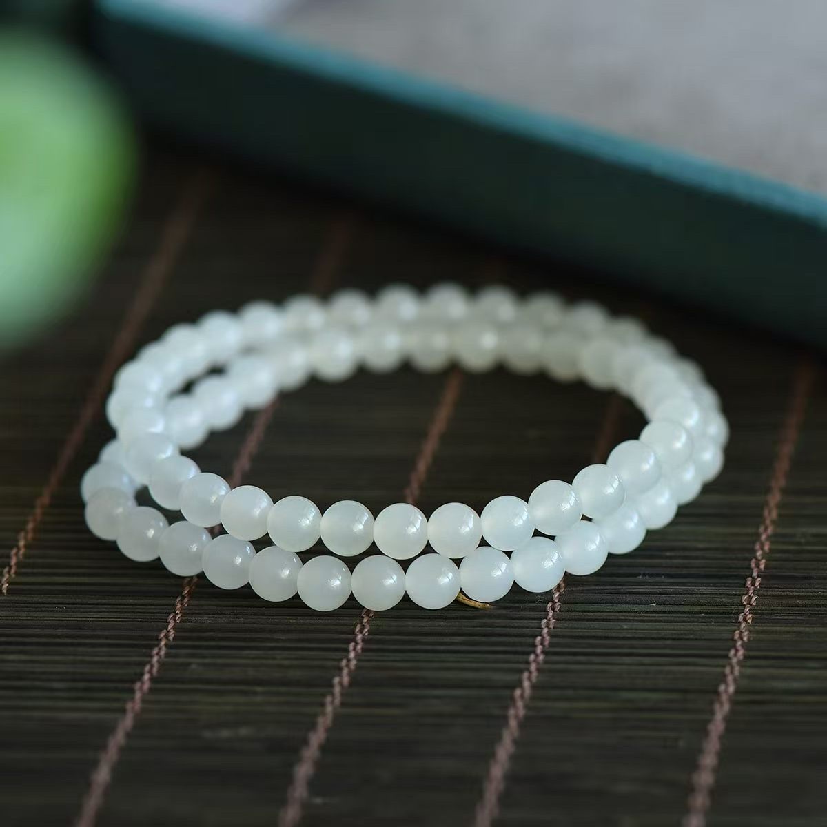 Hetian jade bracelet, double-ring white jade bracelet, women's style, light luxury, niche and exquisite jade bracelet Application Scenario