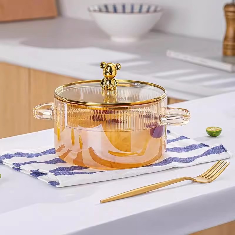 Wholesale thickened high borosilicate glass pot, double-ear pot, electric ceramic stove, open flame heating, glass pot for making soup and cooking noodles Application Scenario