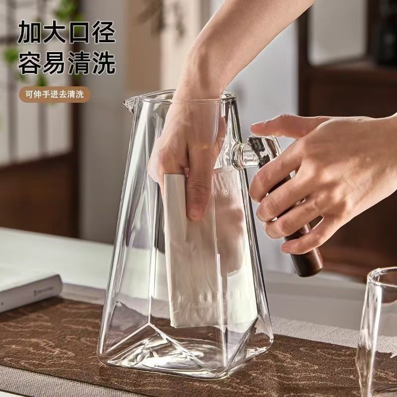 Thickened large-capacity glass cold water kettle and teapot for home living room, new Chinese-style water kettle with open flame refrigeration and explosion-proof cooling function detail image 5