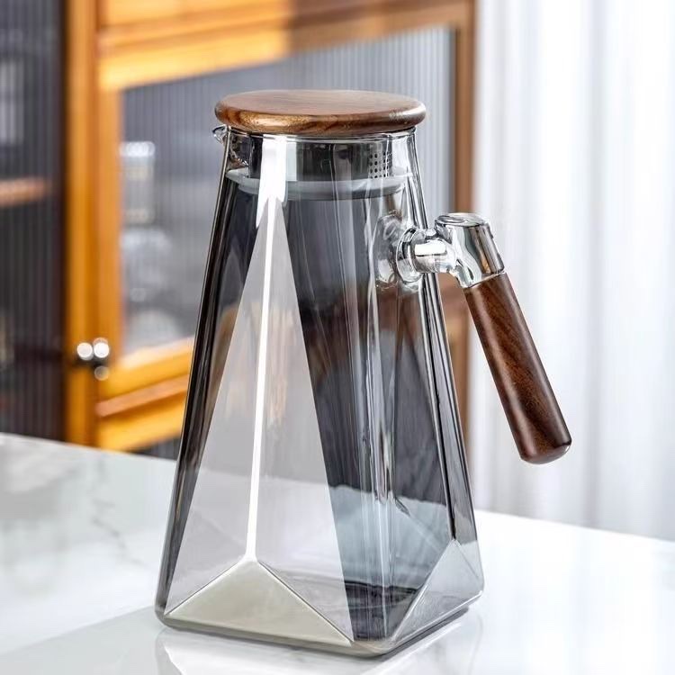 Thickened large-capacity glass cold water kettle and teapot for home living room, new Chinese-style water kettle with open flame refrigeration and explosion-proof cooling function