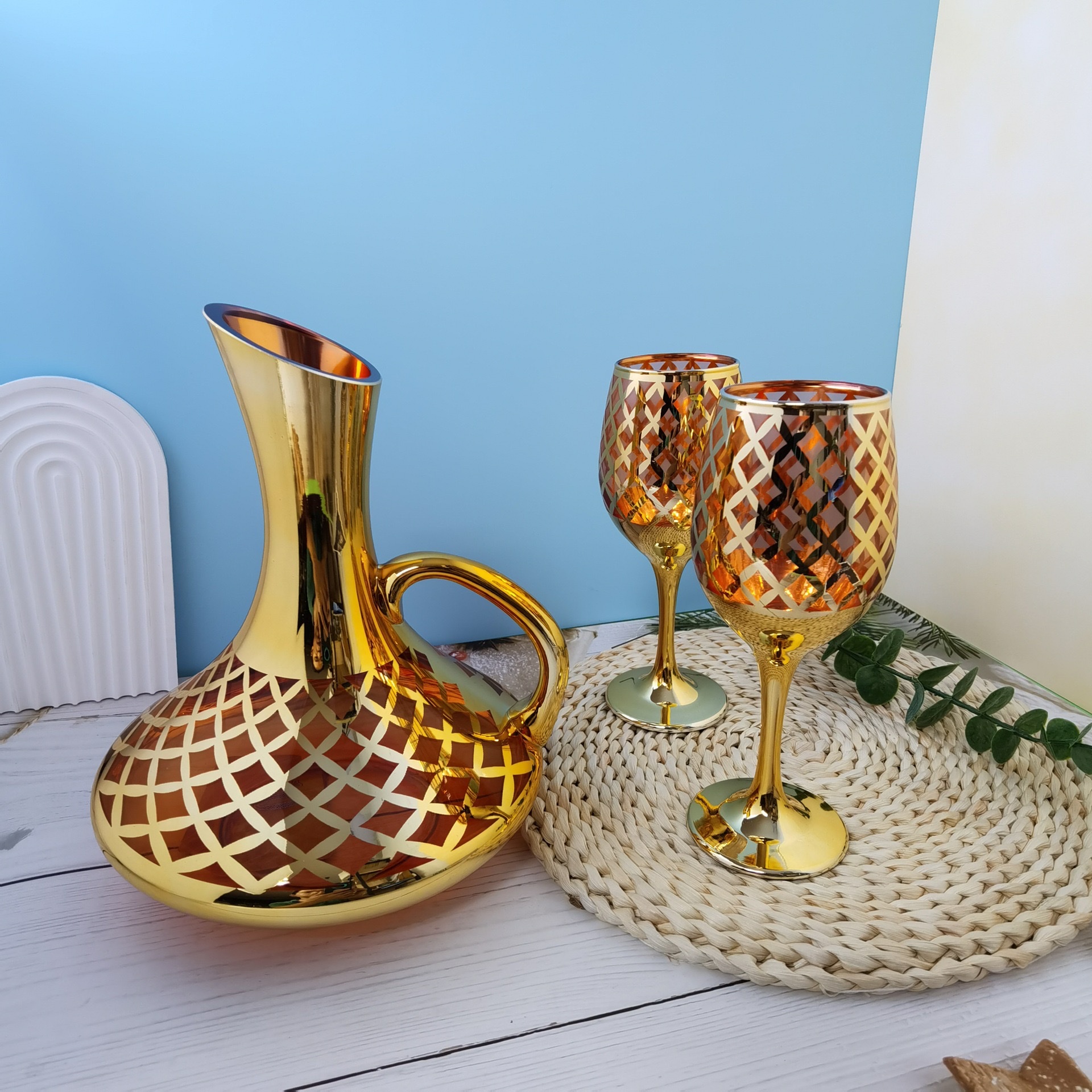 New cross-border tall glass wine dispenser, red wine glass electroplated handicraft, household wine glass decanter details Picture
