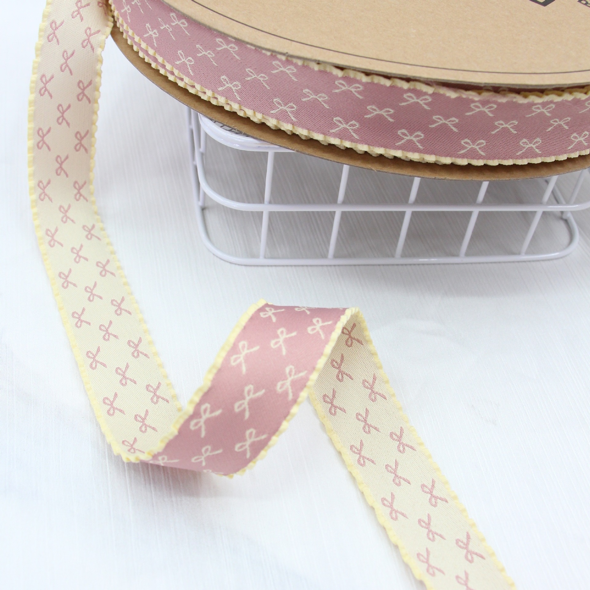 The skirt hem is in two colors, with a small bow at the black fungus edge, a woven ribbon, a colorful ribbon, handcrafted hair accessories, headwear materials, and diy hair clips detail image 14