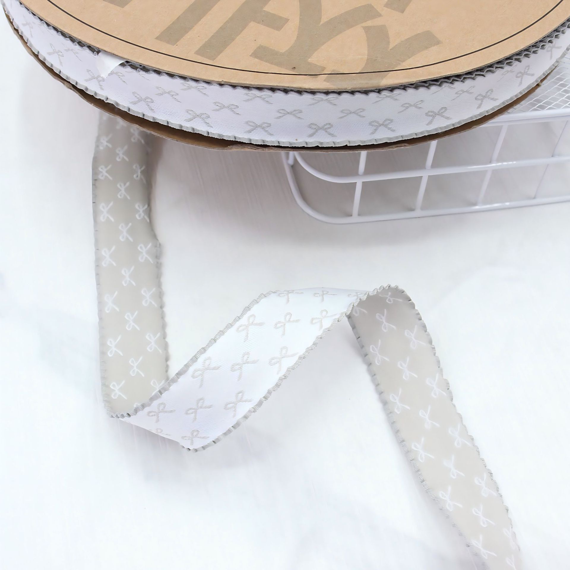 The skirt hem is in two colors, with a small bow at the black fungus edge, a woven ribbon, a colorful ribbon, handcrafted hair accessories, headwear materials, and diy hair clips detail image 10