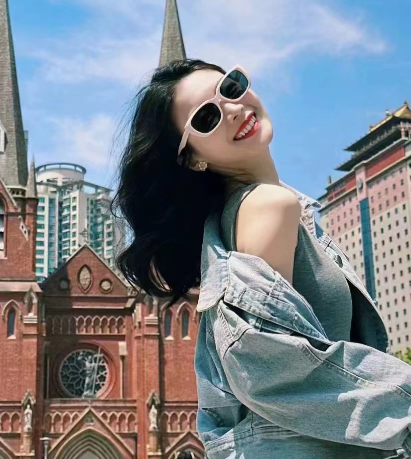 The classic and retro cat-eye face-modifying sunglasses 1038, made of the same material as the celebrity, with a small pink frame for women detail image 3