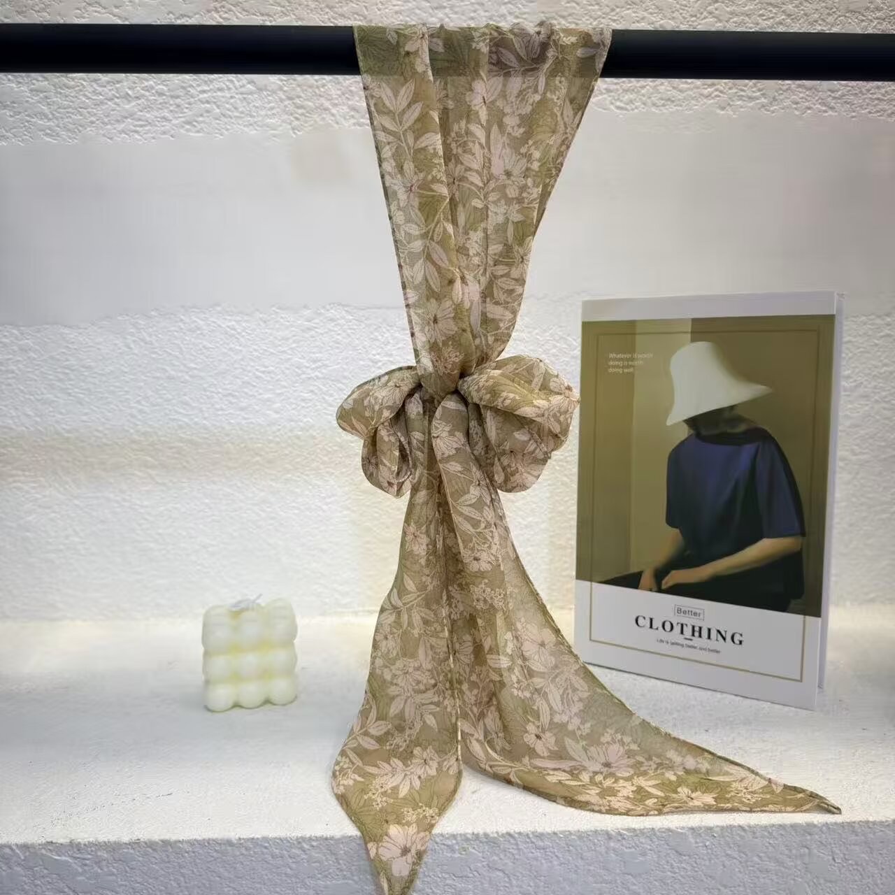 The popular new silk scarf with a ribbon size of 20*160cm Application Scenario