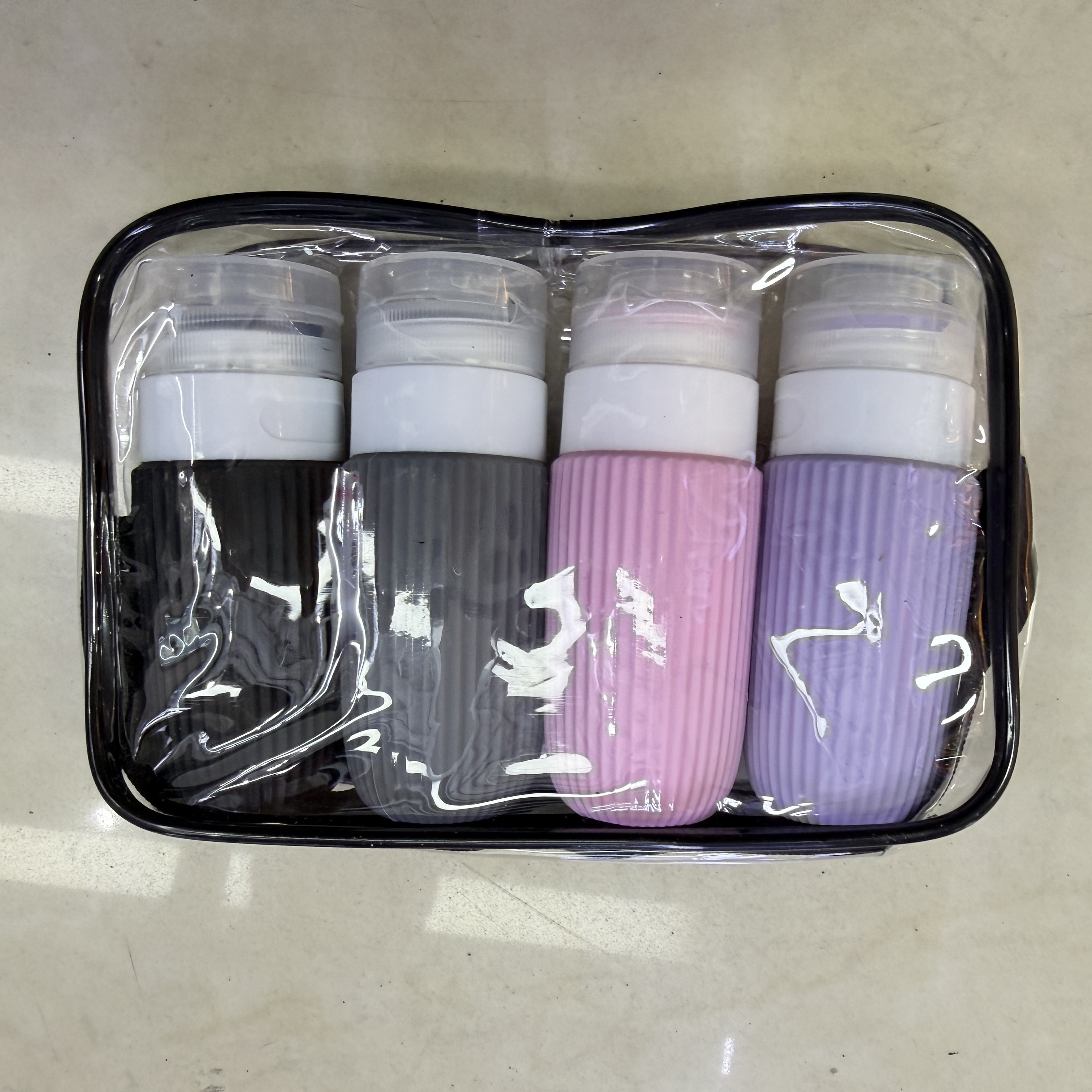 Cosmetics are packaged in bottles made of silicone and come in a variety of styles Application Scenario