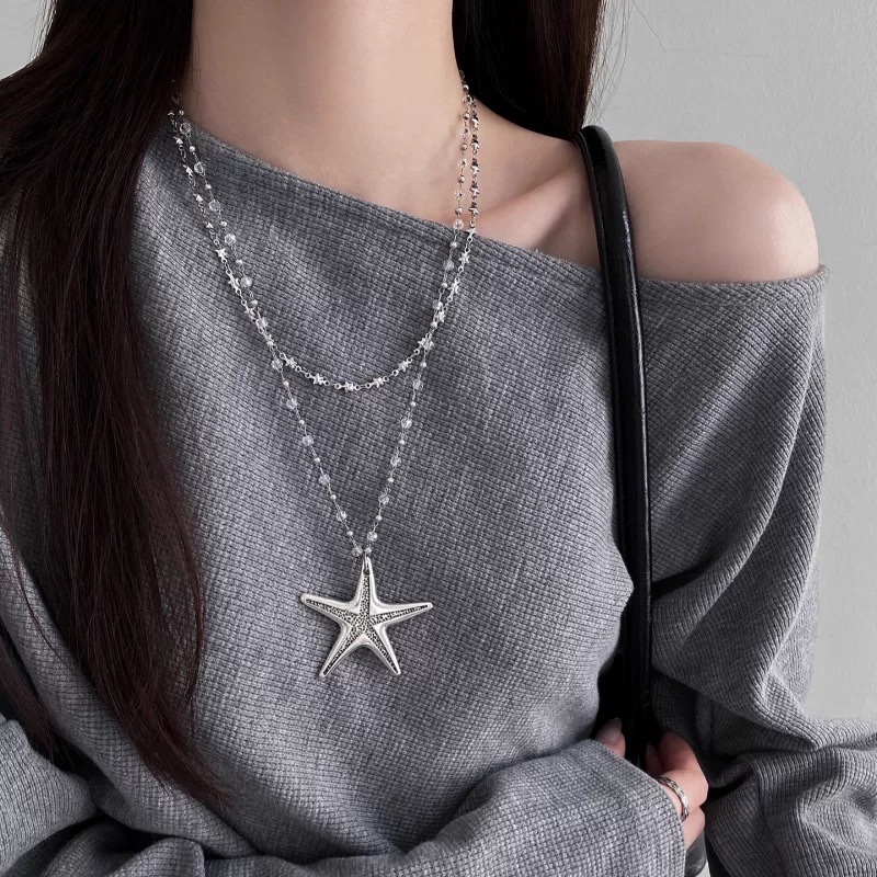 Shiluoqi Accessories Sweet and cool style crystal beaded starfish necklace for women autumn and winter double-layer layered neckchain, light luxury and high-end long sweater chain necklace Application Scenario