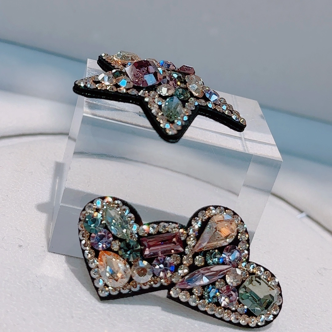 Heart-shaped Austrian Swarovski crystal gold-plated jewelry clip detail image 5