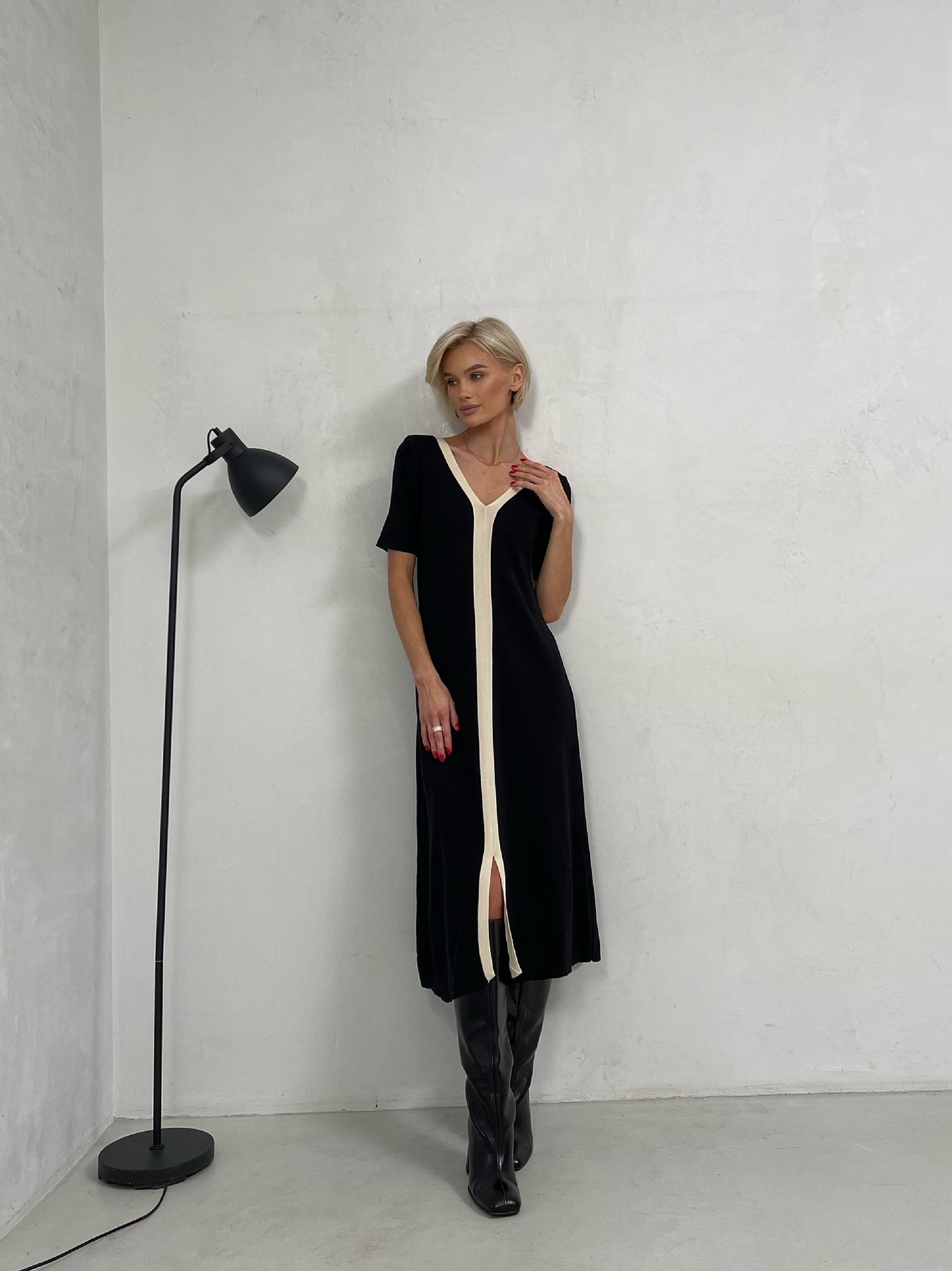 Simple, fashionable and casual two-color dress, V-neck slit short-sleeved cross-border mid-length dress, elegant and versatile dress detail image 2