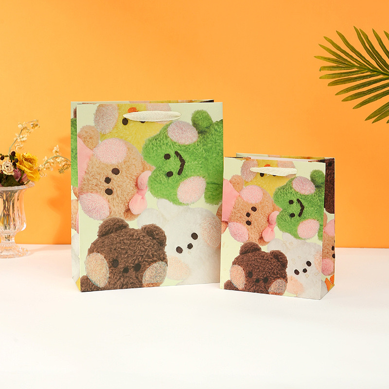 It's a cartoon white card bag, a fashionable and trendy style Specification image