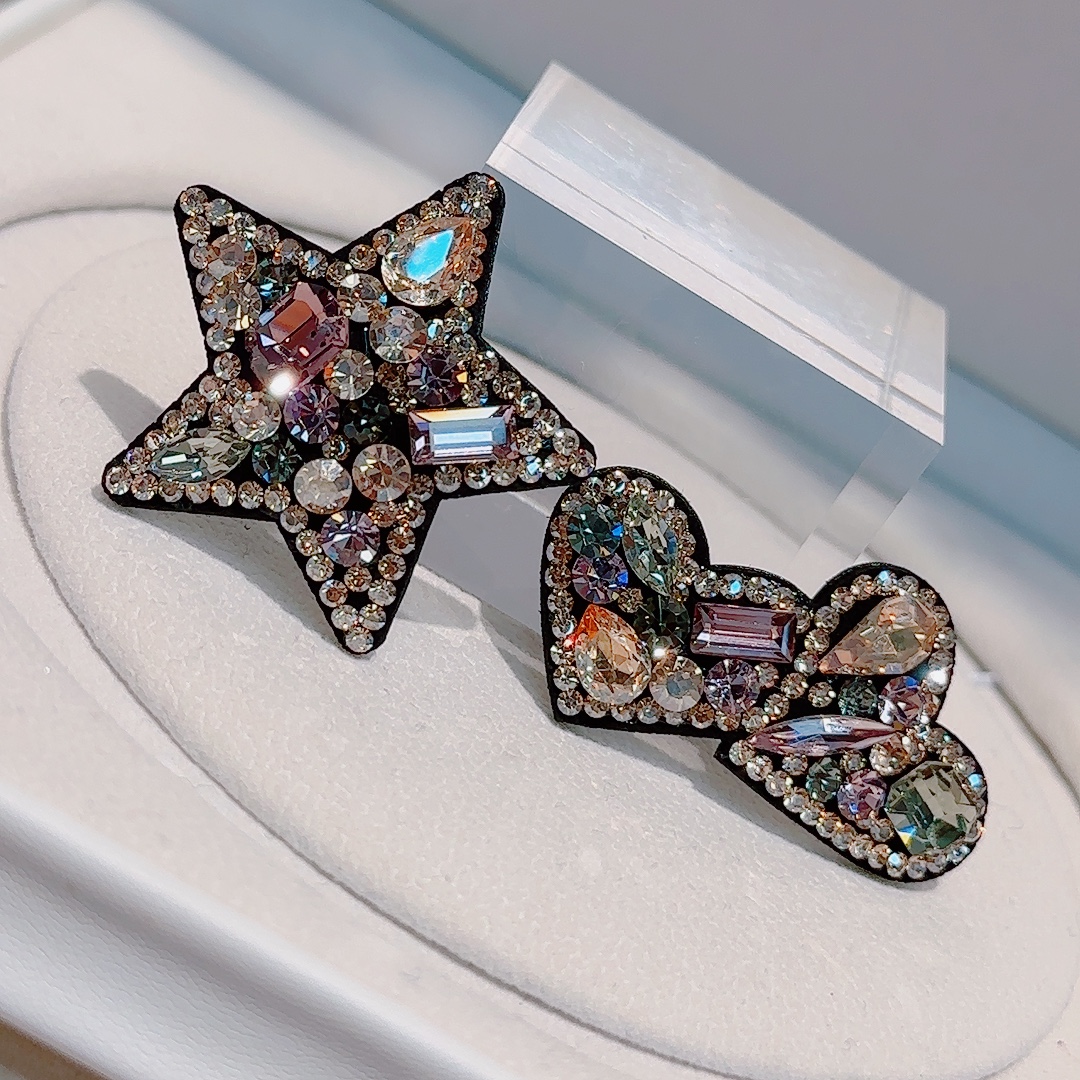 Heart-shaped Austrian Swarovski crystal gold-plated jewelry clip detail image 4