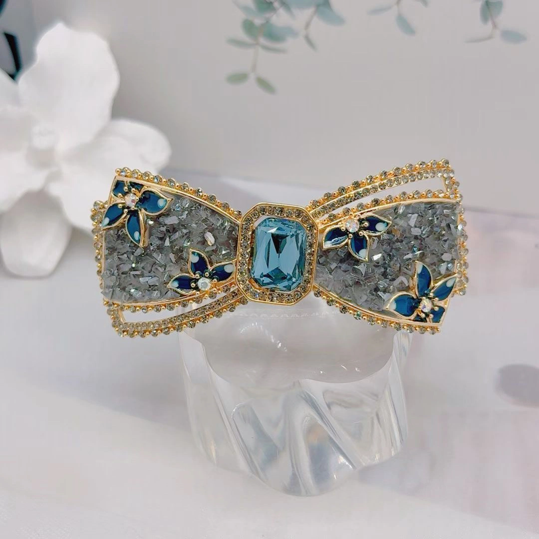 Dense diamonds ➕ Czech diamonds ➕ gold-plated jewelry clips detail image 4