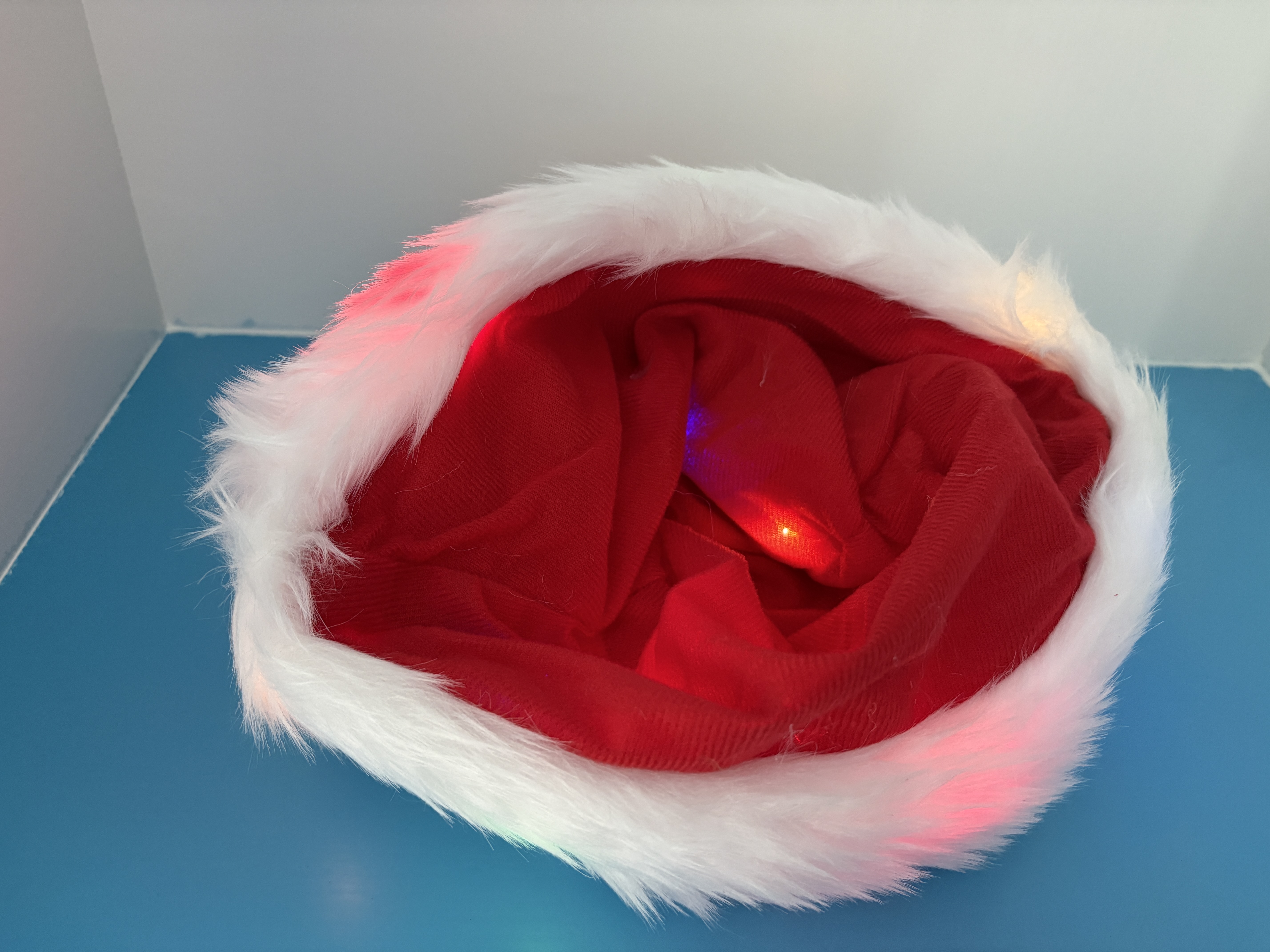 25 cents Shanghai-style adult double-layer full cap with light, colorful lights, Christmas decoration items, Christmas gifts Application Scenario