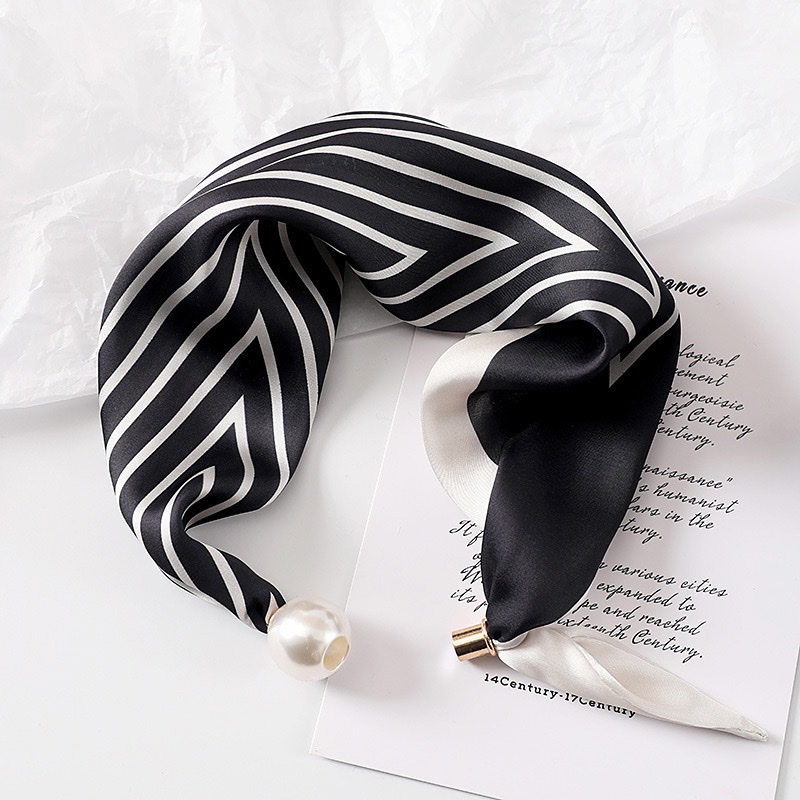 Hot-selling new model in stock: ZZMS 038# medium-sized pearl magnetic clasp rabbit ears. Welcome to purchase. [Handshake] Application Scenario