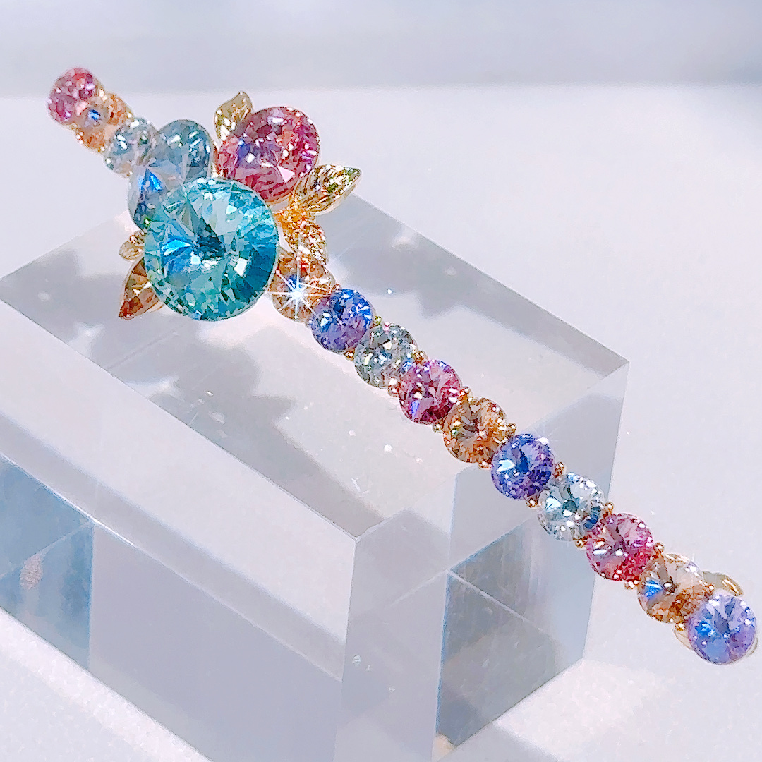Austrian Swarovski crystal gold-plated jewelry and ornaments details Picture