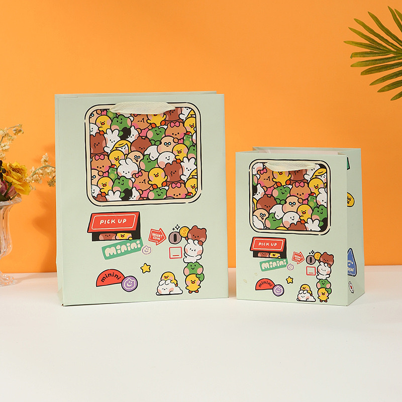 It's a cartoon white card bag, a fashionable and trendy style details Picture