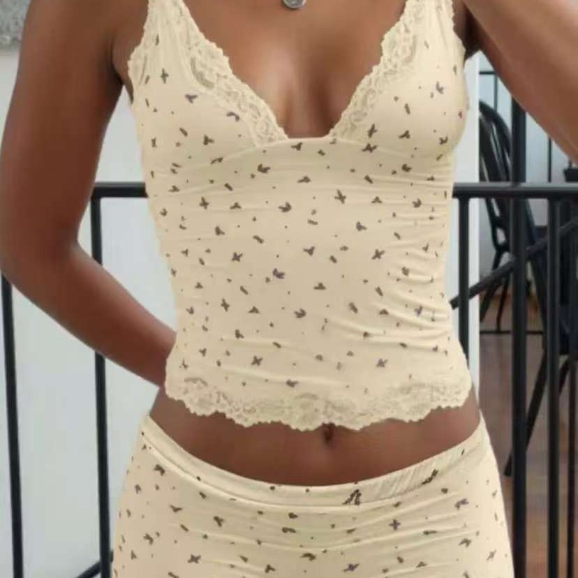 Sexy and pure, lace small floral color contrast low-cut V-neck slimming small halter low-waisted shorts home set detail image 4