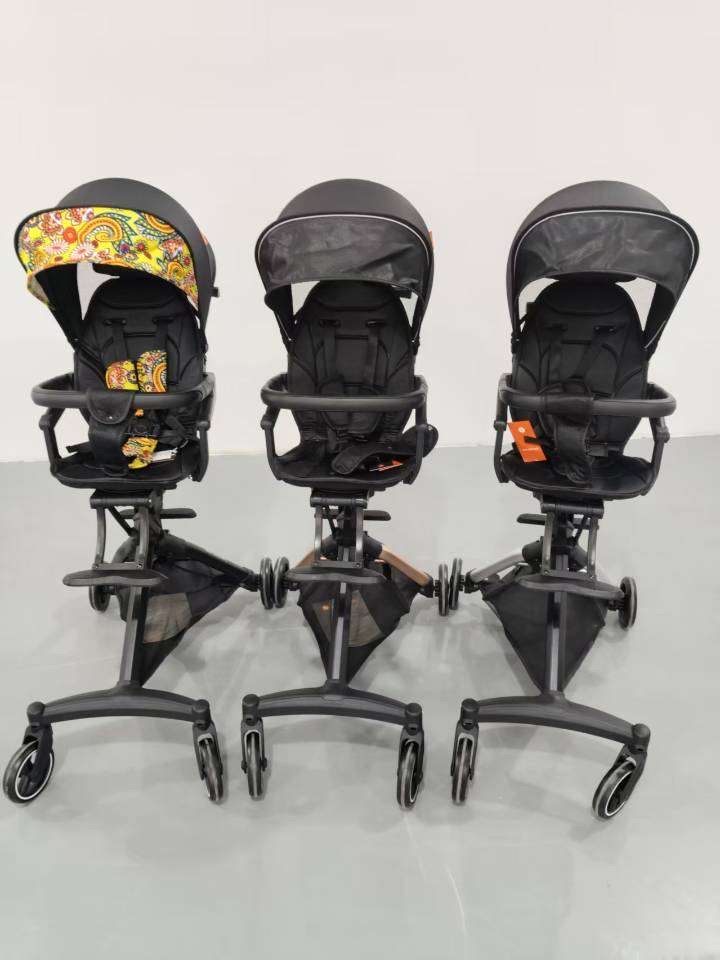 The baby stroller is lightweight and foldable for easy travel. It can be used for sitting or lying down and has a four-wheel sun protection cover. It is a perfect stroller for walking babies detail image 5