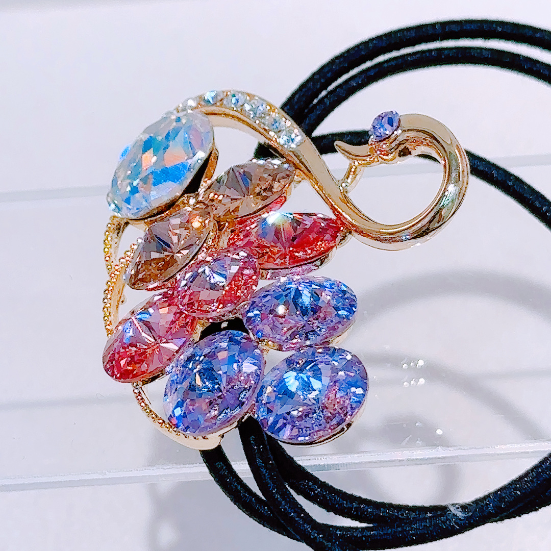 Swan Austrian Swarovski crystal gold-plated jewelry clip jewelry details Picture