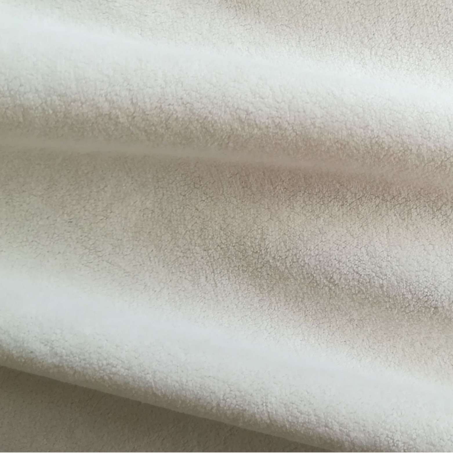 Textile, leather and knitted fabrics come in a variety of colors and are suitable for use