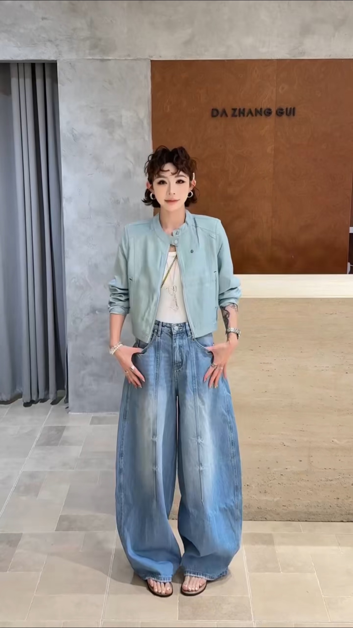 Two-piece women's fashion top and jeans Item Picture