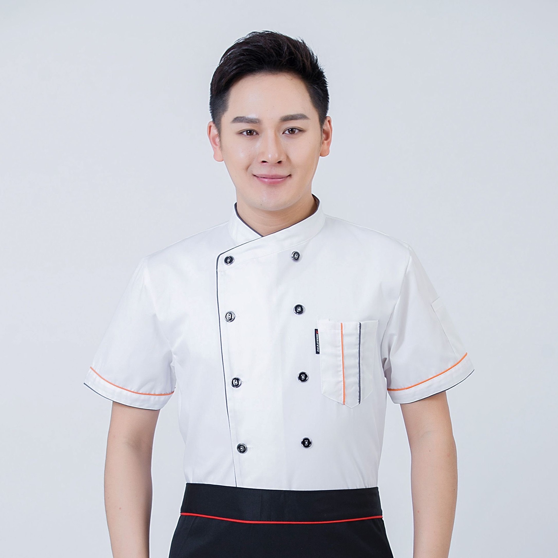 Men's long-sleeved, durable work clothes for hotel chefs, short-sleeved, breathable kitchen chef uniforms, and women's pastry and baker suits Application Scenario