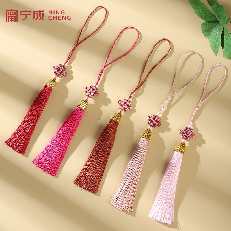 Exquisite knot, retro tassel, Chinese knot, small tassel, bookmark, sachet, tassel, fan pendant, gift box, mobile phone pendant Item Picture