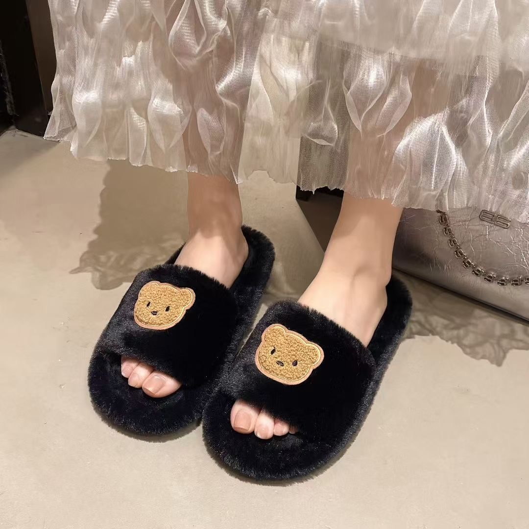 2026 New Korean-style slippers, bear cartoon cotton slippers, women's winter home plush shoes, women's style, warm, thickened, anti-slip, wear-resistant, versatile, open slippers can be worn outside Application Scenario