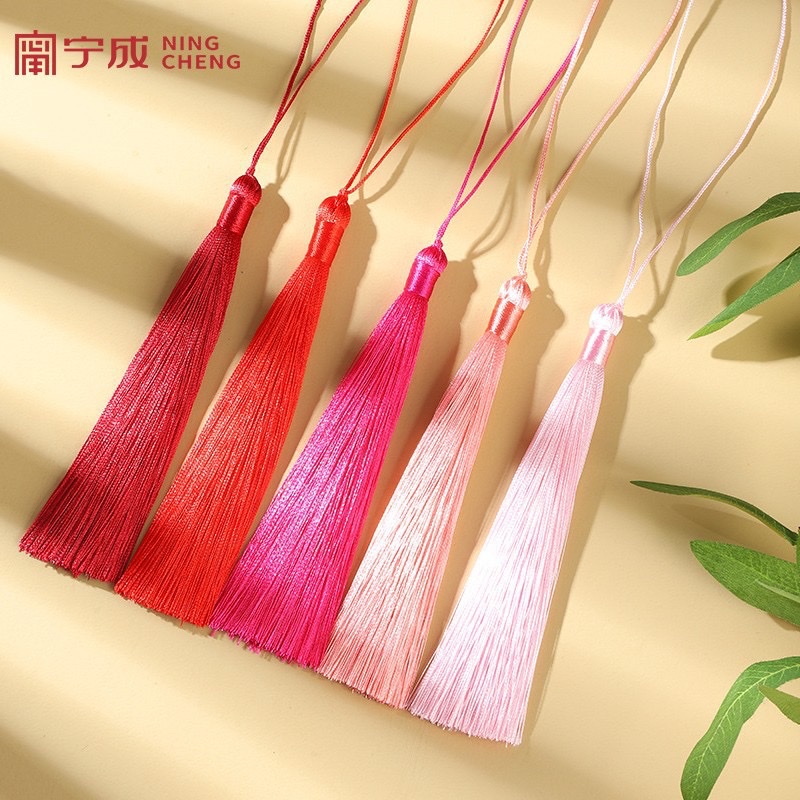 Wholesale of 12-centimeter-long tassel small pendant, ancient-style cheongsam and Hanfu clothing accessories, car pendants and bookmarks