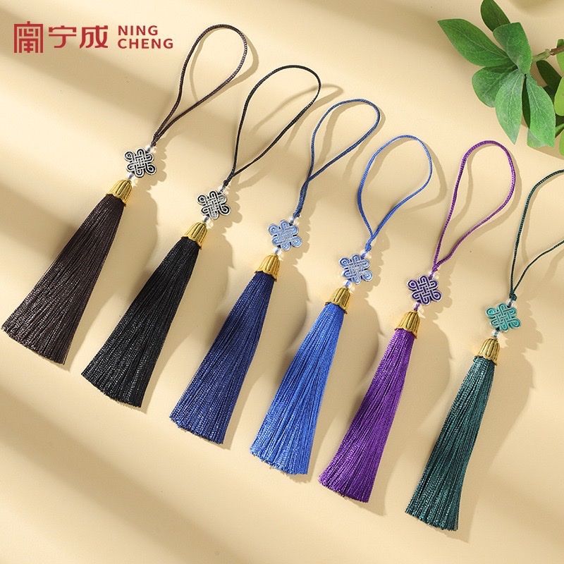 Exquisite knot, retro tassel, Chinese knot, small tassel, bookmark, sachet, tassel, fan pendant, gift box, mobile phone pendant Specification image