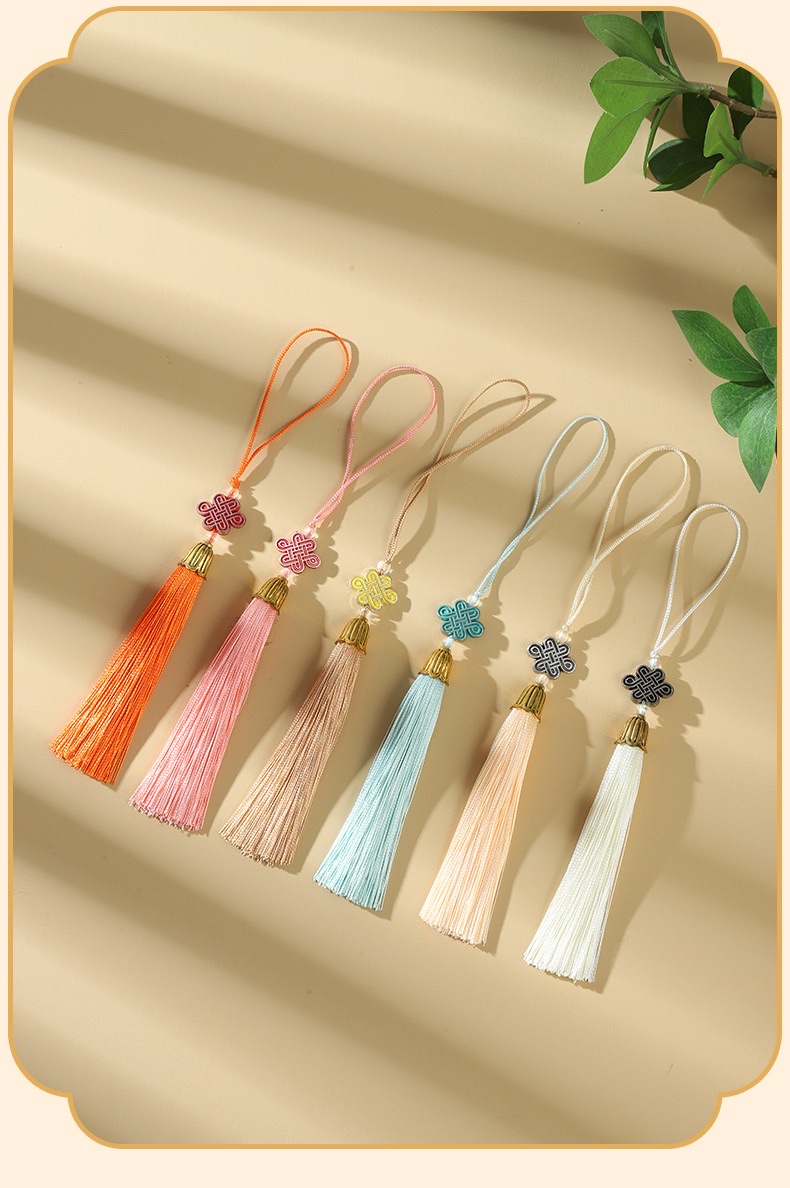 Exquisite knot, retro tassel, Chinese knot, small tassel, bookmark, sachet, tassel, fan pendant, gift box, mobile phone pendant detail image 11