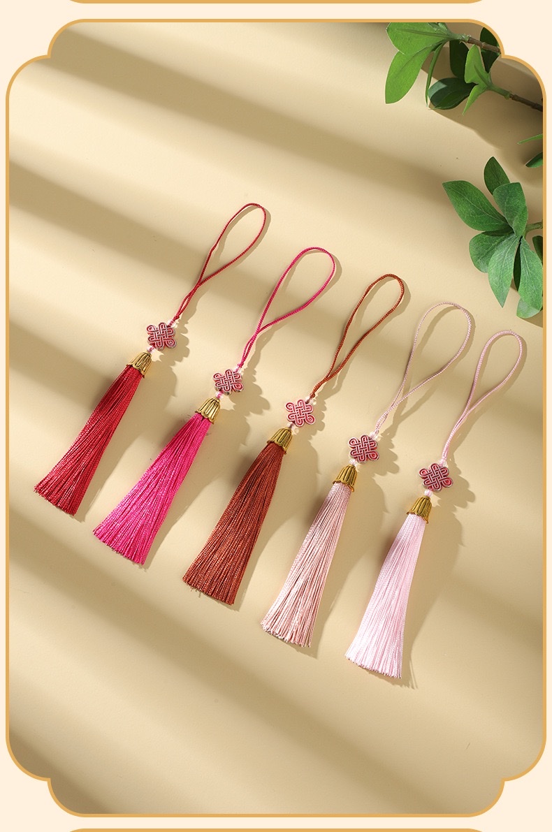 Exquisite knot, retro tassel, Chinese knot, small tassel, bookmark, sachet, tassel, fan pendant, gift box, mobile phone pendant detail image 9