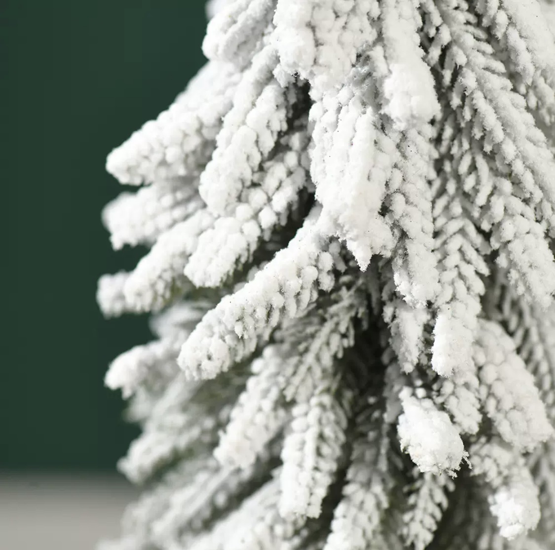 Cross-border new Christmas decorations, Christmas snowfall trees, multiple options available for wholesale of holiday scene decoration Application Scenario