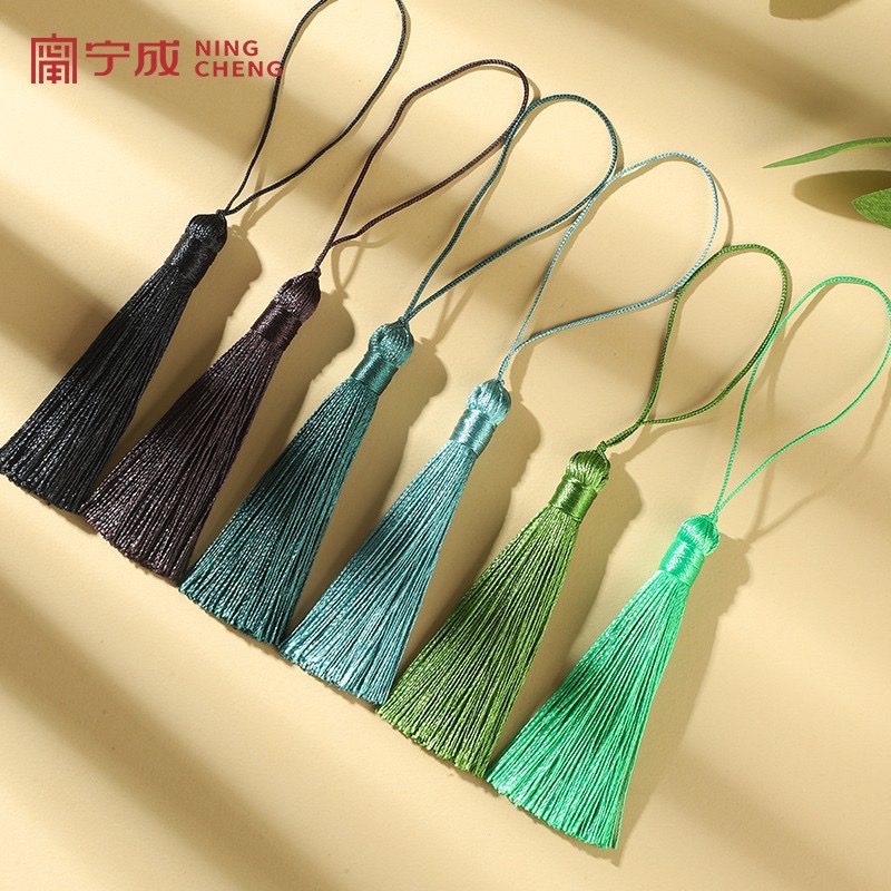 8 cm polyester tassel tassels, Chinese-style bookmarks, clothing pendant accessories, decorative pendant accessories, large quantity wholesale Application Scenario