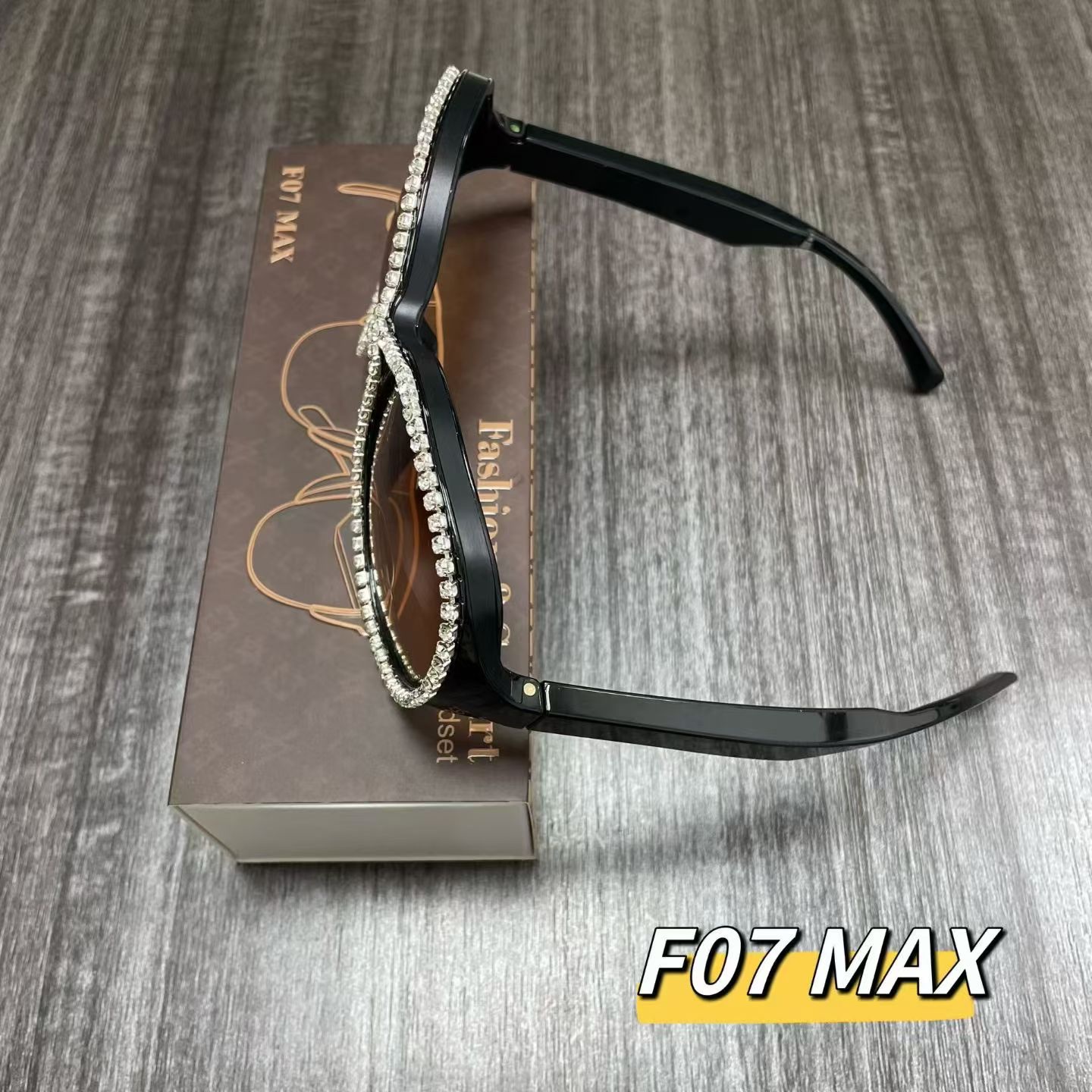 Light luxury women's fashion glasses: Ai translation + calls + music listening Application Scenario