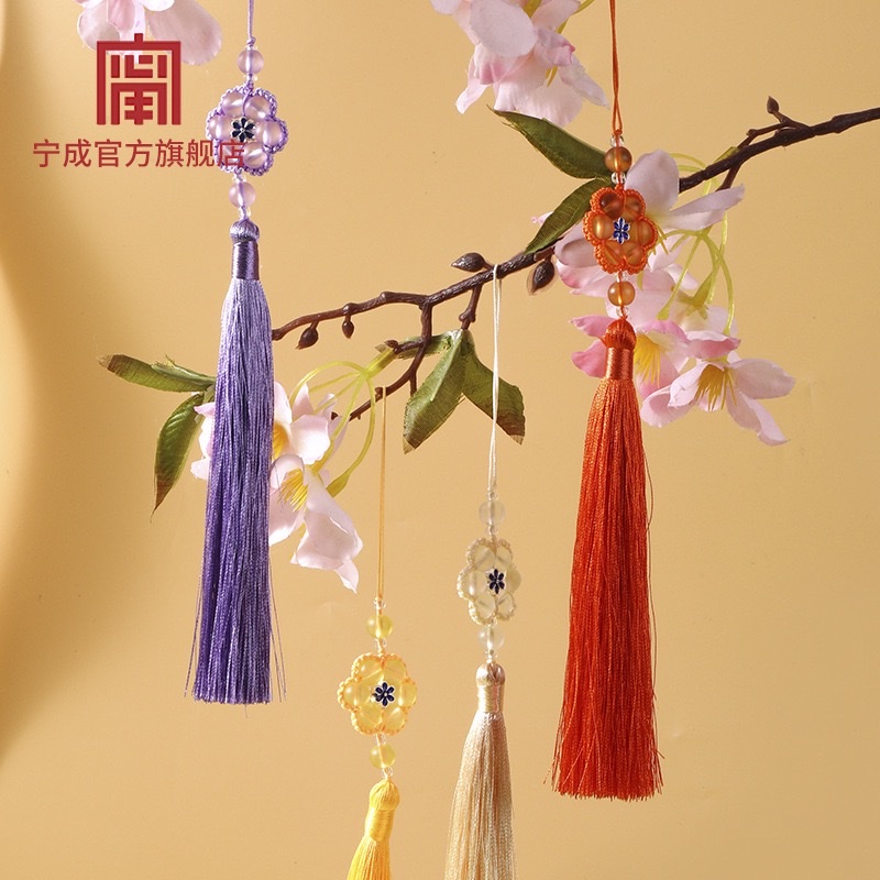 Chinese knot tassels, small pendants, ancient-style retro pendants, new Chinese-style cheongsam and Hanfu lapel fan pendants details Picture