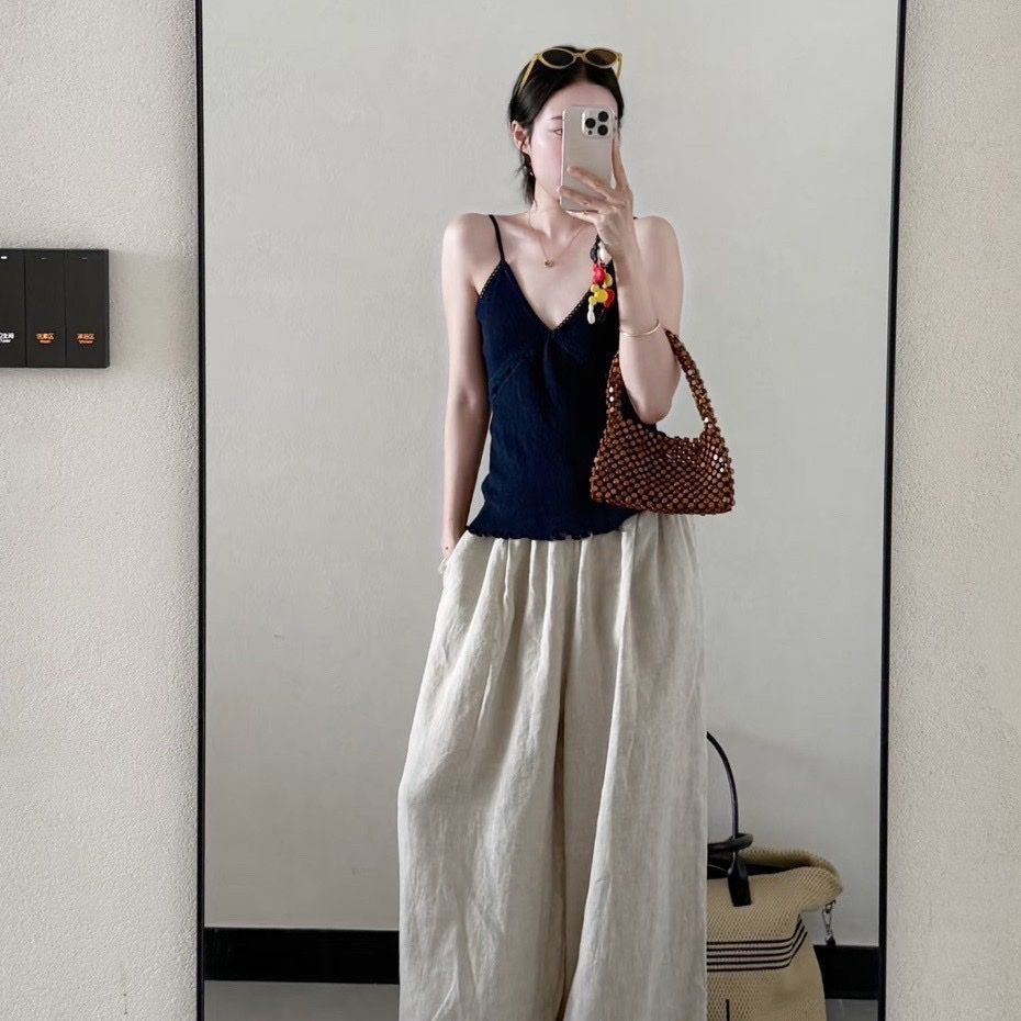 A new retro creative woven hand-held beaded women's bag with a strong sense of handcrafting and high-end chain single-shoulder crossbody bag detail image 3