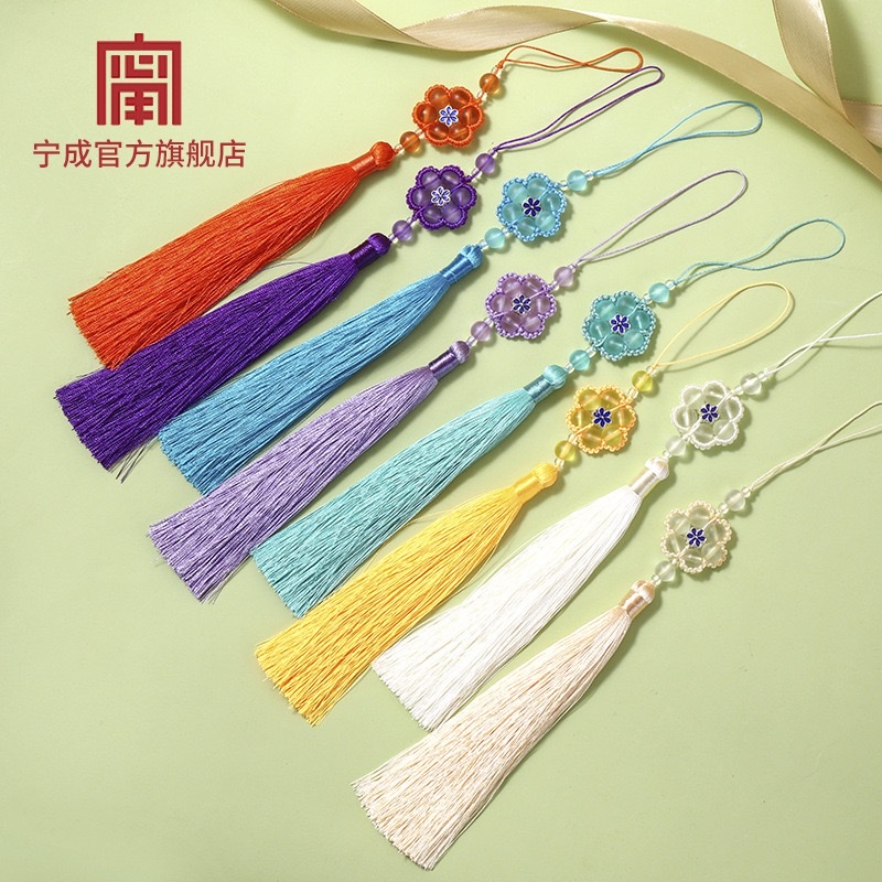 Chinese knot tassels, small pendants, ancient-style retro pendants, new Chinese-style cheongsam and Hanfu lapel fan pendants Specification image