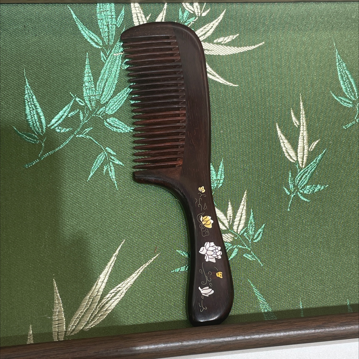 小叶紫檀带柄梳子