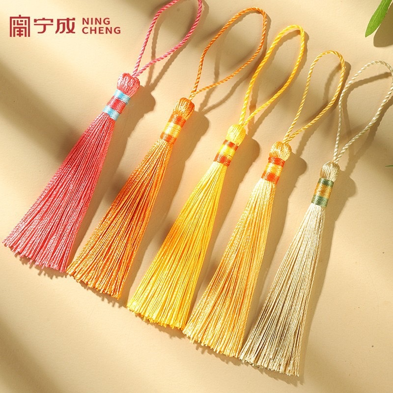 Retro small tassel Chinese knot tassel tassel sachet bookmark, ancient-style Hanfu lapel pendant, pendant with tassel sachet Specification image