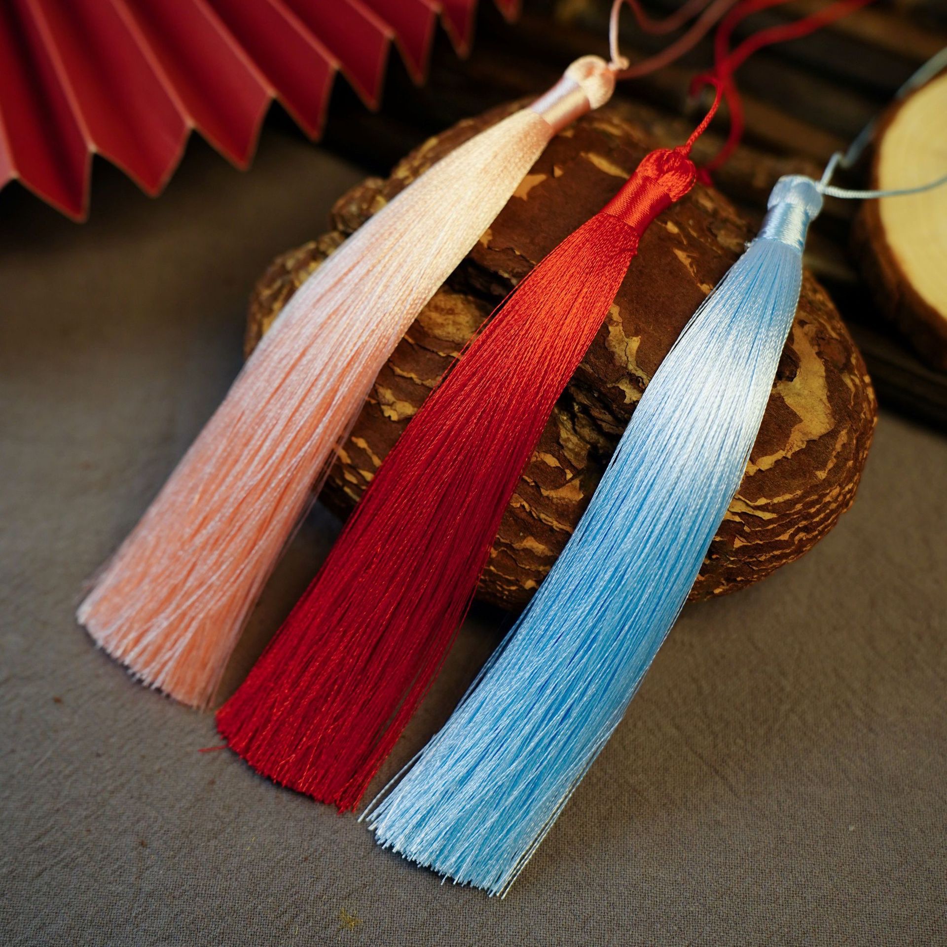 15CM long tassel tassel accessories are available in large quantities at favorable prices. Polyester ice silk Hanfu sachets, sachets, pendants and pendants Specification image
