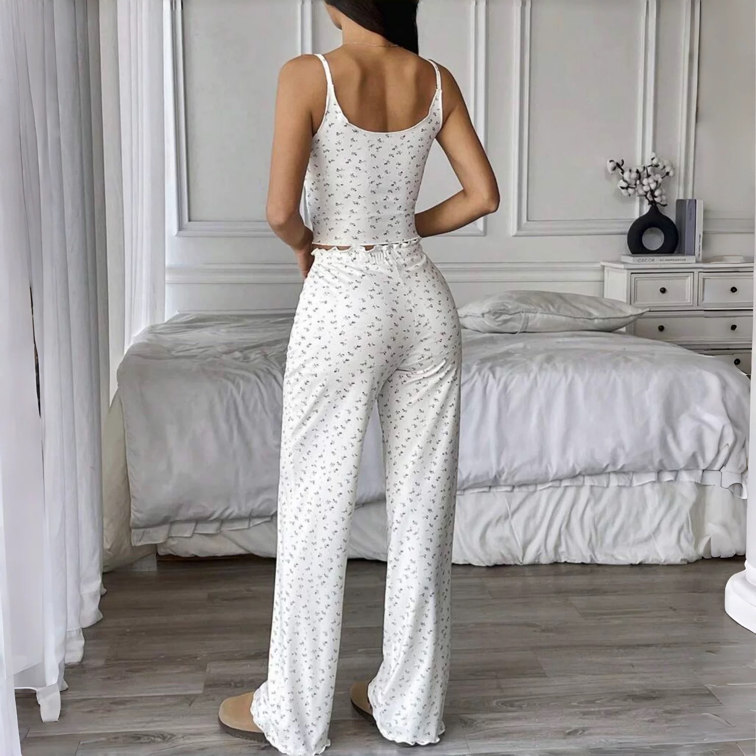 Floral pendant pajamas Casual sexy vest trousers set Fashionable Casual top and pants set Application Scenario