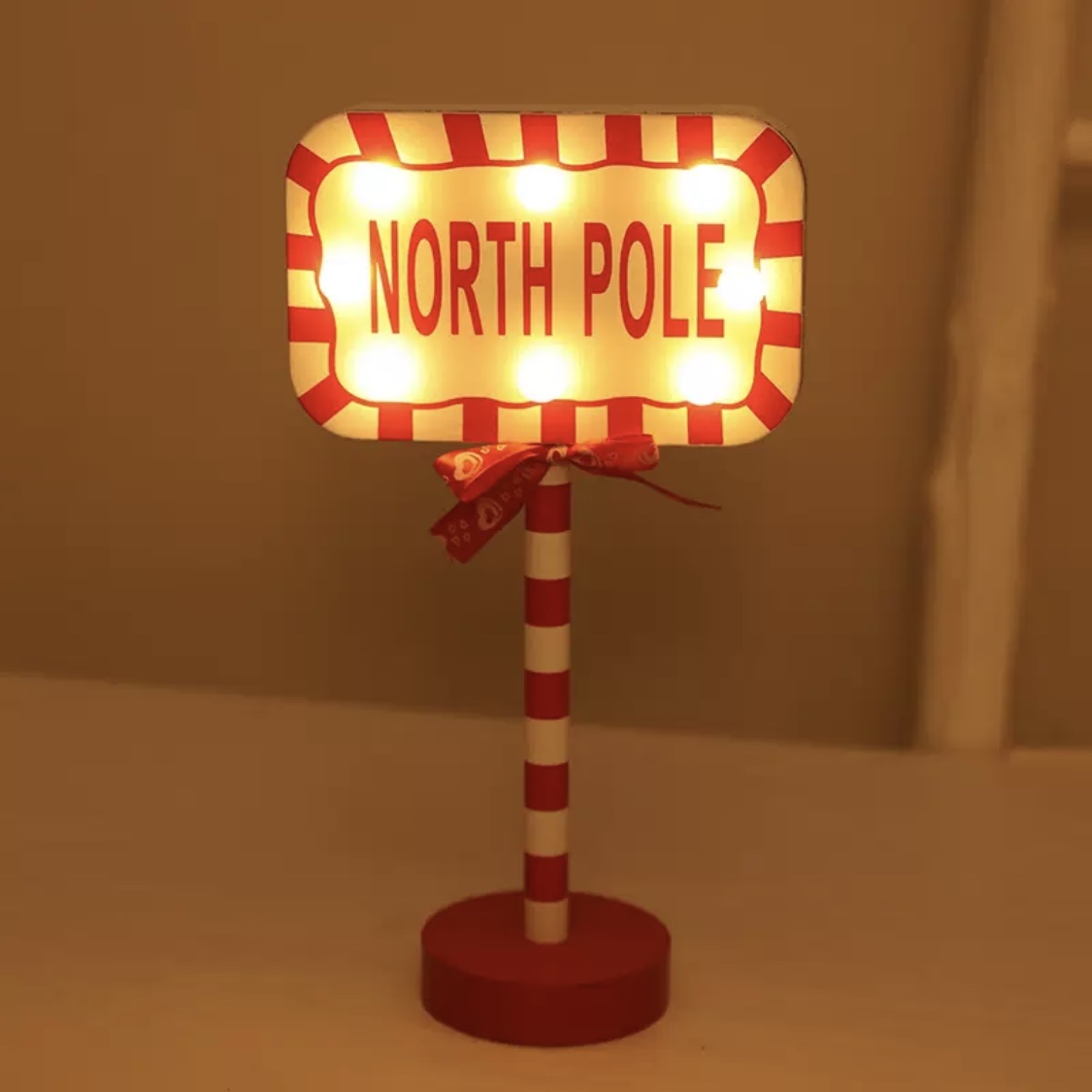 Cross-border Christmas road sign STOP decorative light, wooden Christmas festival window table atmosphere LED color light Application Scenario