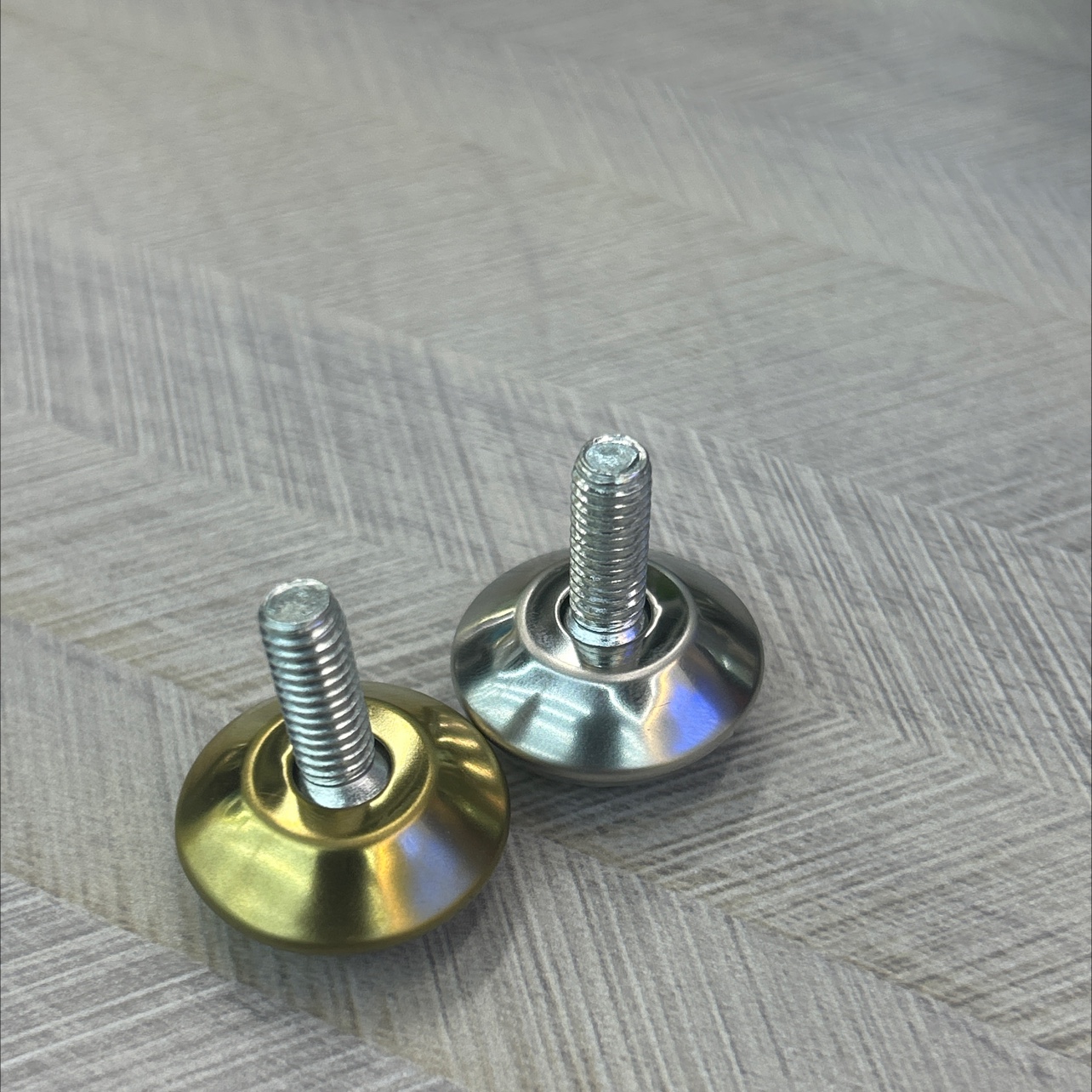 工厂直供，万向可调脚 家具螺丝脚垫 桌脚垫活动可调调整脚 840铁皮可调M8丝牙详情图3